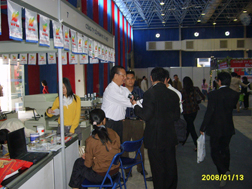 商家在与我们洽谈